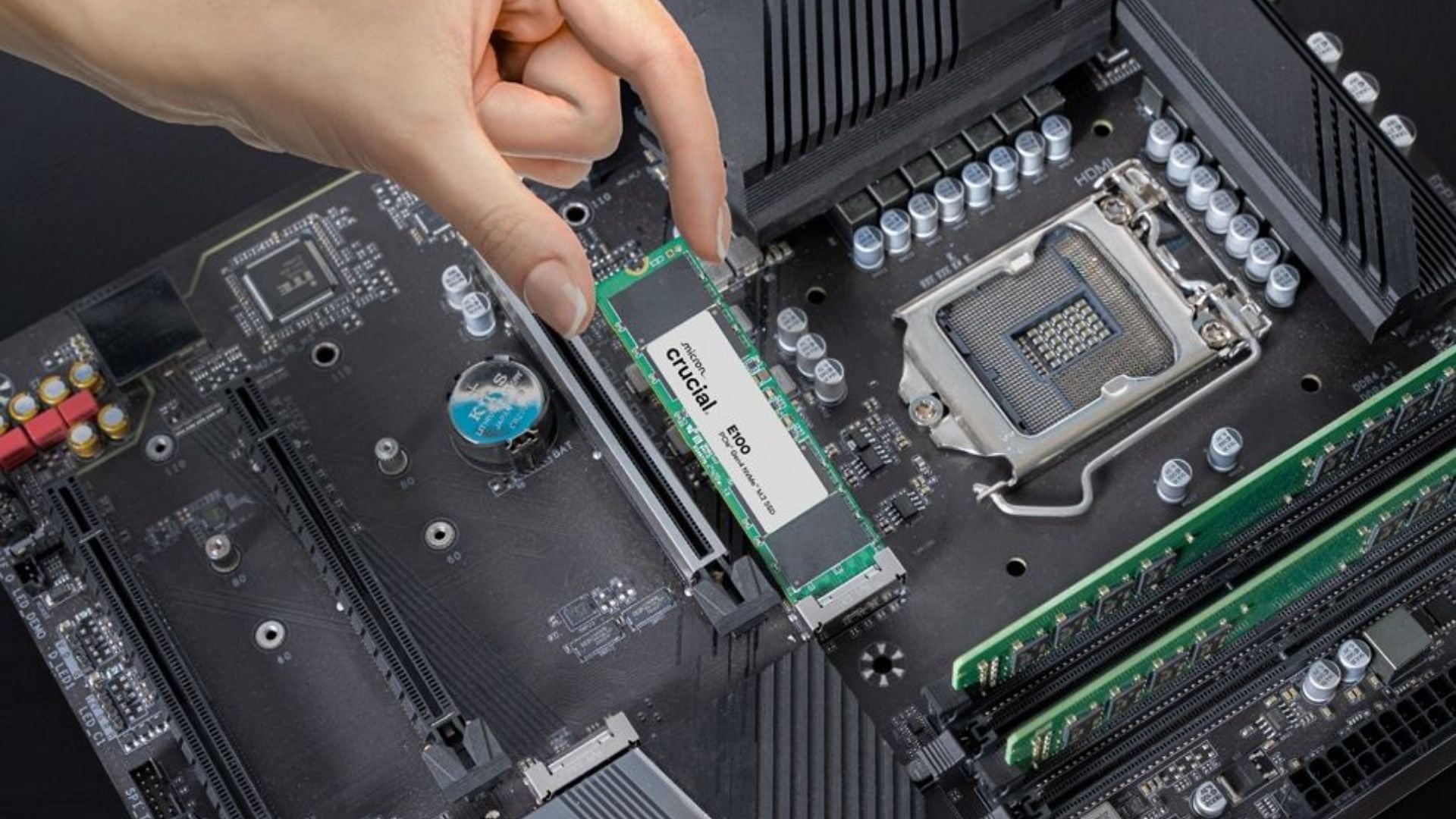 Ổ Cứng SSD Crucial E100 1TB NVMe Gen4 – dễ dàng lắp đặt trên mọi hệ thống